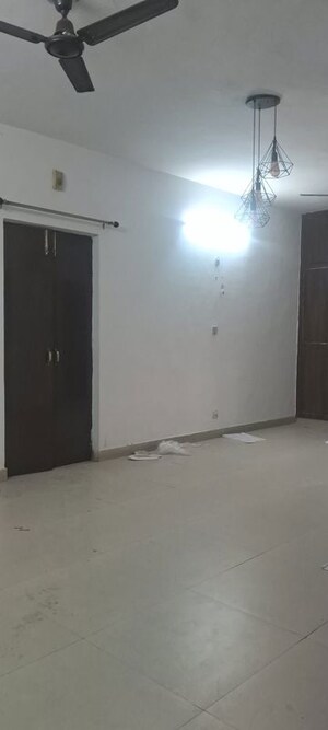Bedroom in 2.5 BHK Apartment at Sarita Vihar – for Rent