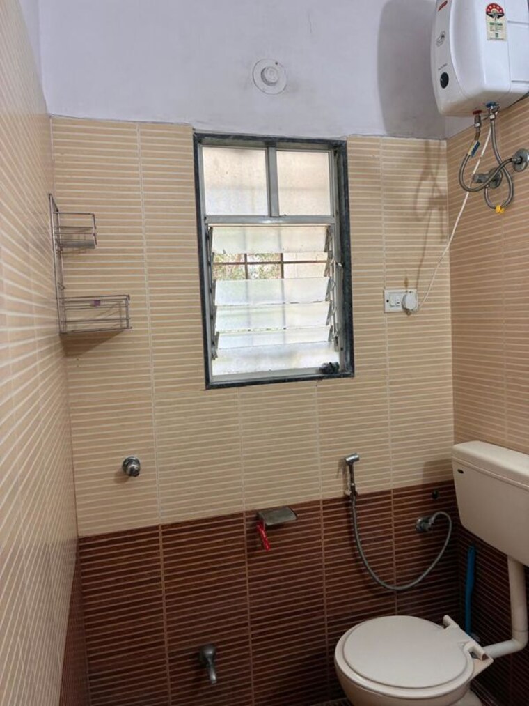 Bathroom, daffodils-housing-society-row-house 3 Bedroom 1200 Sq.Ft. Apartment In Pimple Saudagar Pune 10781866
