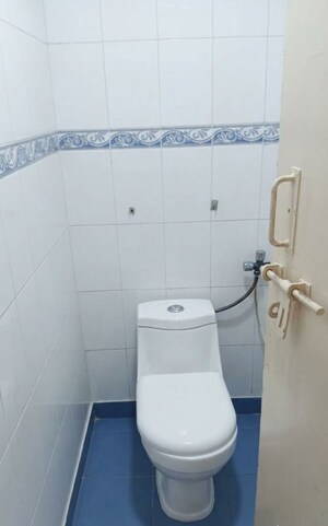 Bathroom in 2 BHK Apartment at Uday Giri Apartments, Sector 34 – for Rent