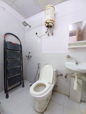 Bathroom in 1 RK Builder Floor at Sector 10 – for Rent