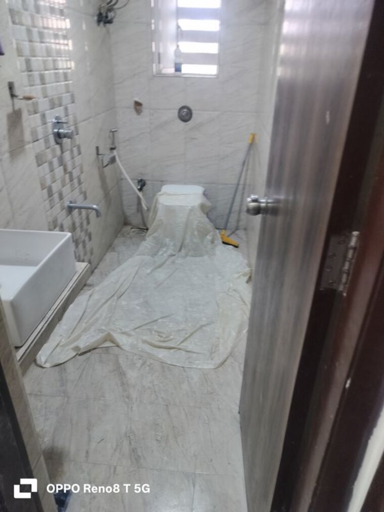 Bathroom, dlh-orchid 2 Bedroom 1200 Sq.Ft. Apartment In Andheri West Mumbai 10781898