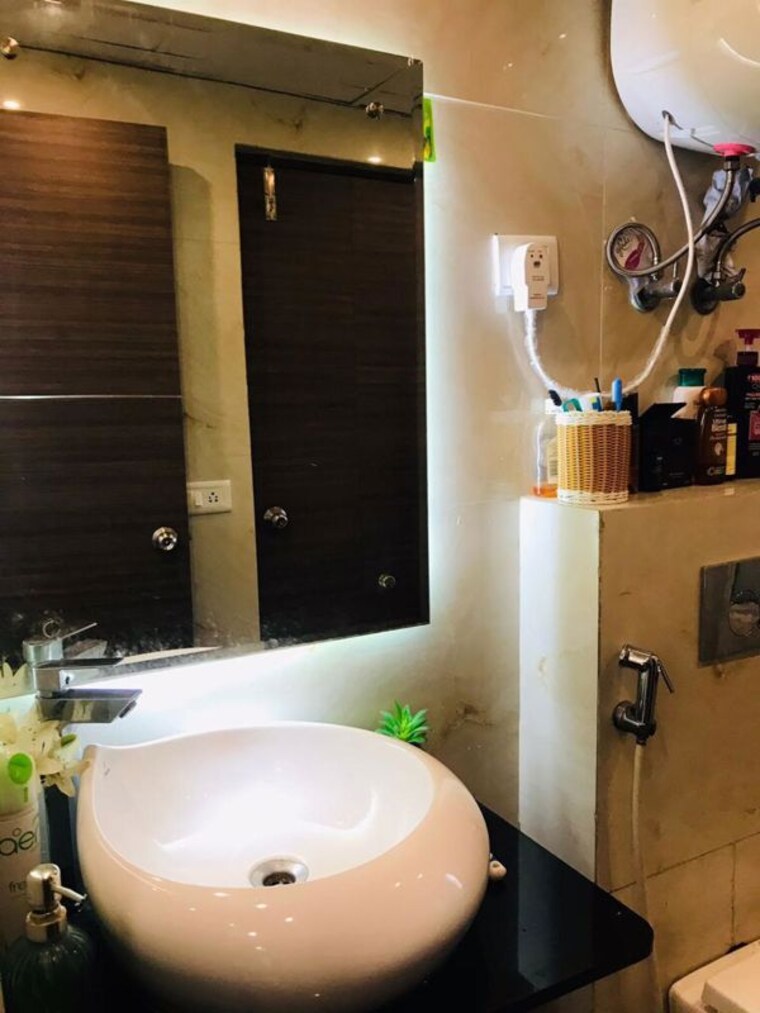 Bathroom, mahagun-mywoods 3 Bedroom 1235 Sq.Ft. Apartment In Sector 16c Greater Noida Greater Noida 10781914