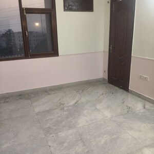 Room in 3 BHK Apartment at Viman Cooperative Housing Society, Sector 9a – for Rent