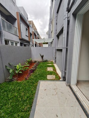 Balcony in 4 BHK Villa at Radiance Gardenia, Off Hennur Road – for Sale