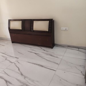 Room in 2 BHK Builder Floor at Sector 10 – for Rent