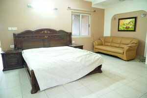 Bedroom in 5 BHK Penthouse at Mantri Elite, Jp Nagar – for Sale