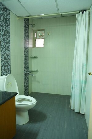 Bathroom in 5 BHK Penthouse at Mantri Elite, Jp Nagar – for Sale