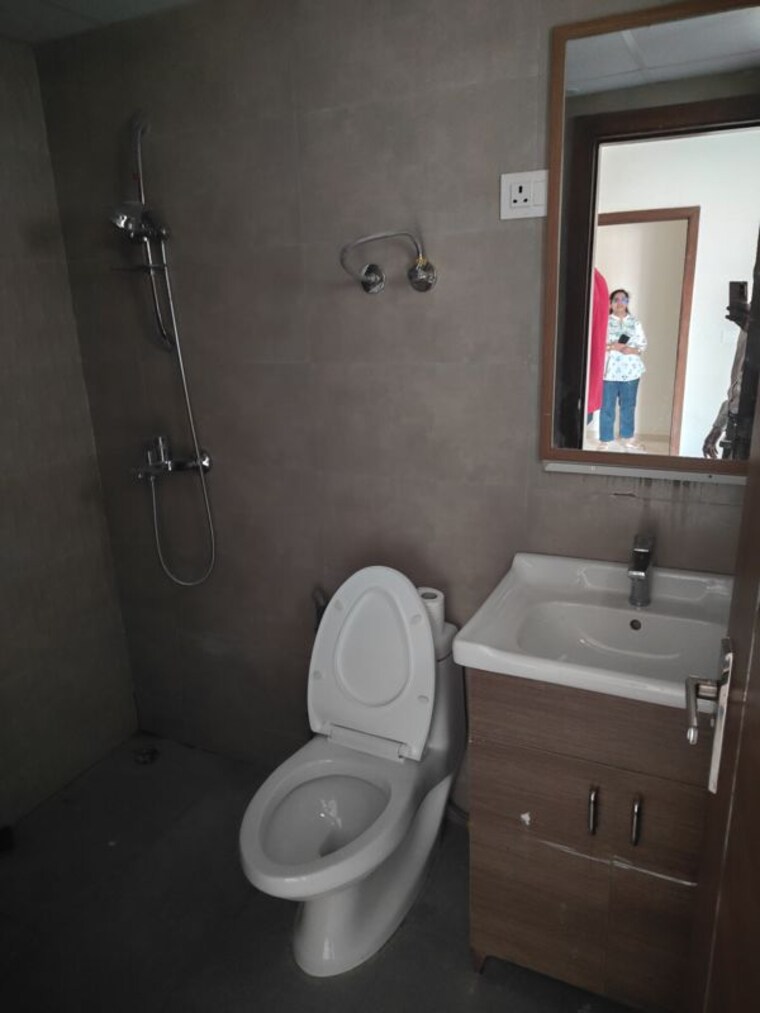 Bathroom, tulip-yellow 3 Bedroom 1704 Sq.Ft. Apartment In Sector 69 Gurgaon 10781842