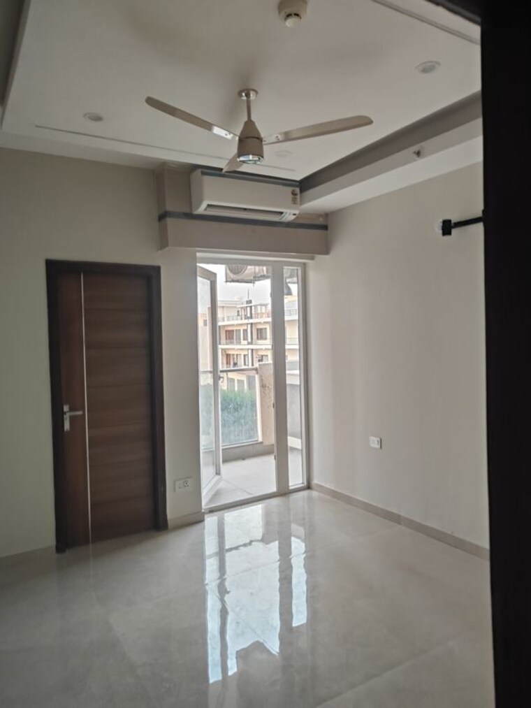 Room, tulip-yellow 3 Bedroom 1704 Sq.Ft. Apartment In Sector 69 Gurgaon 10781842