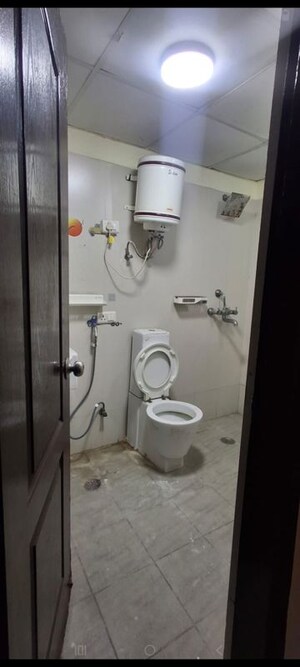 Bathroom in 2.5 BHK Apartment at Express Zenith, Sector 77 – for Rent