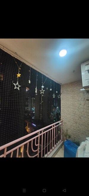 Furnished Amenities in 2.5 BHK Apartment at Mahagun Moderne, Sector 78 – for Rent
