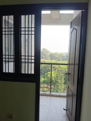 Room in 2 BHK Apartment at Jaipuria Gold Star Homes, Raebareli Road – for Sale