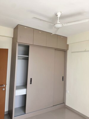 Room in 3 BHK Apartment at Pyramid Infinity, Sector 70 – for Rent