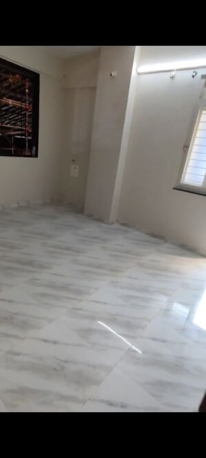 Room in 2 BHK Apartment at Mahim West – for Rent