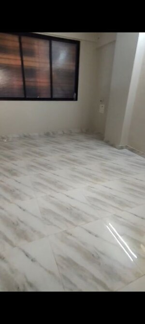 Room in 2 BHK Apartment at Mahim West – for Rent