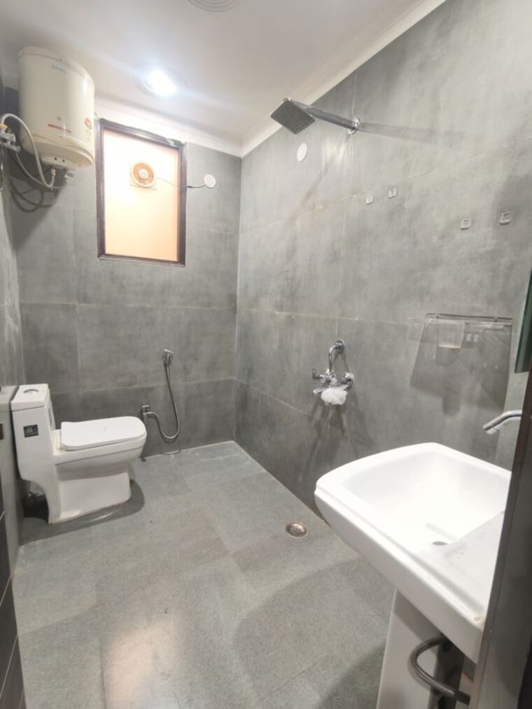 Bathroom, chattarpur 2 Bedroom 650 Sq.Ft. Apartment In Chattarpur Delhi 10778483