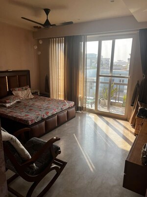 Bedroom in 3 BHK Builder Floor at Sector 7 – for Sale
