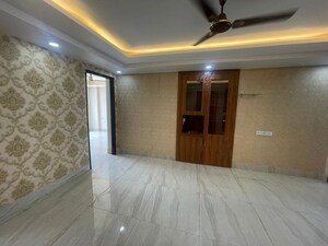 Room in 3 BHK Builder Floor at Sector 57 – for Sale