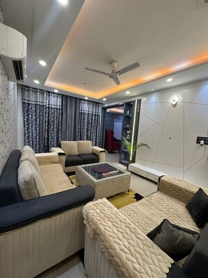 Team Area in 3 BHK Apartment at Mona Greens, Ghazipur – for Rent