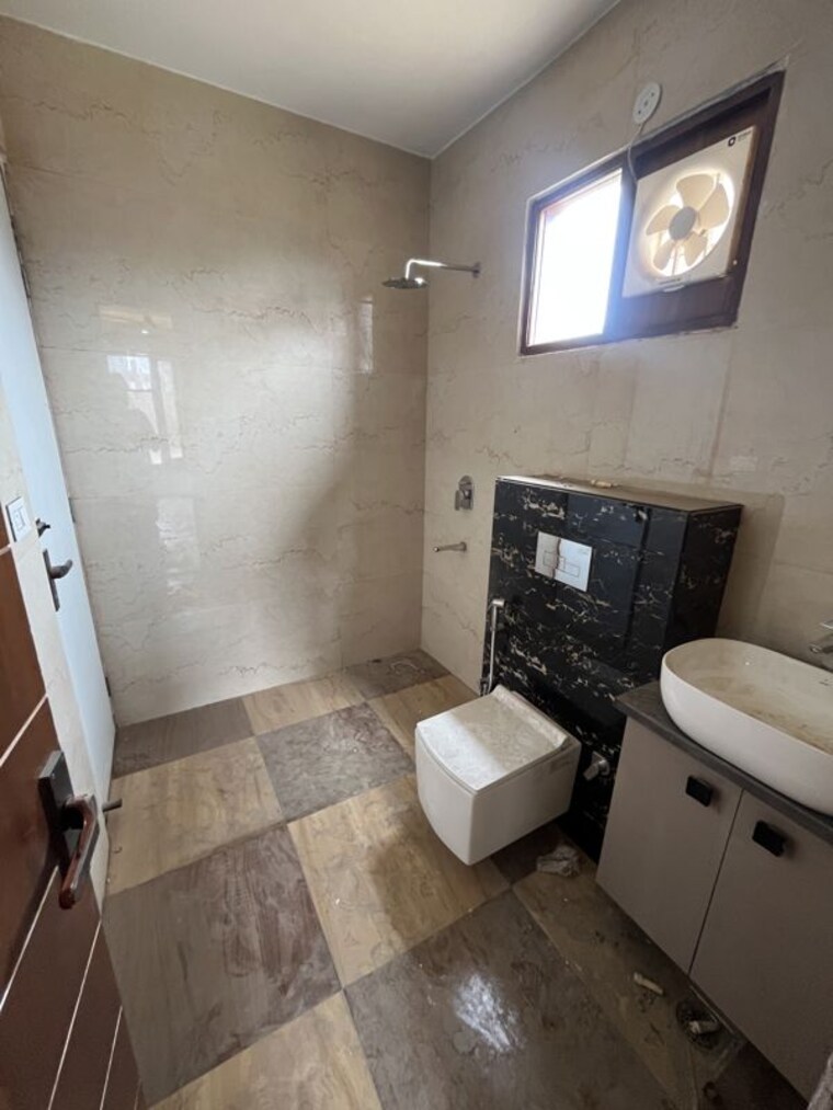 Team Area, tdi-the-grand-retreat 4 Bedroom 250 Sq.Yd. Builder Floor In Sector 88 Faridabad 10782102