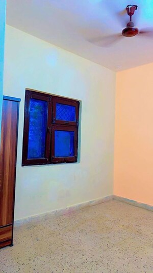 Room in 1 BHK Independent House at Gulmohar Estate, Pi Greater Noida – for Sale