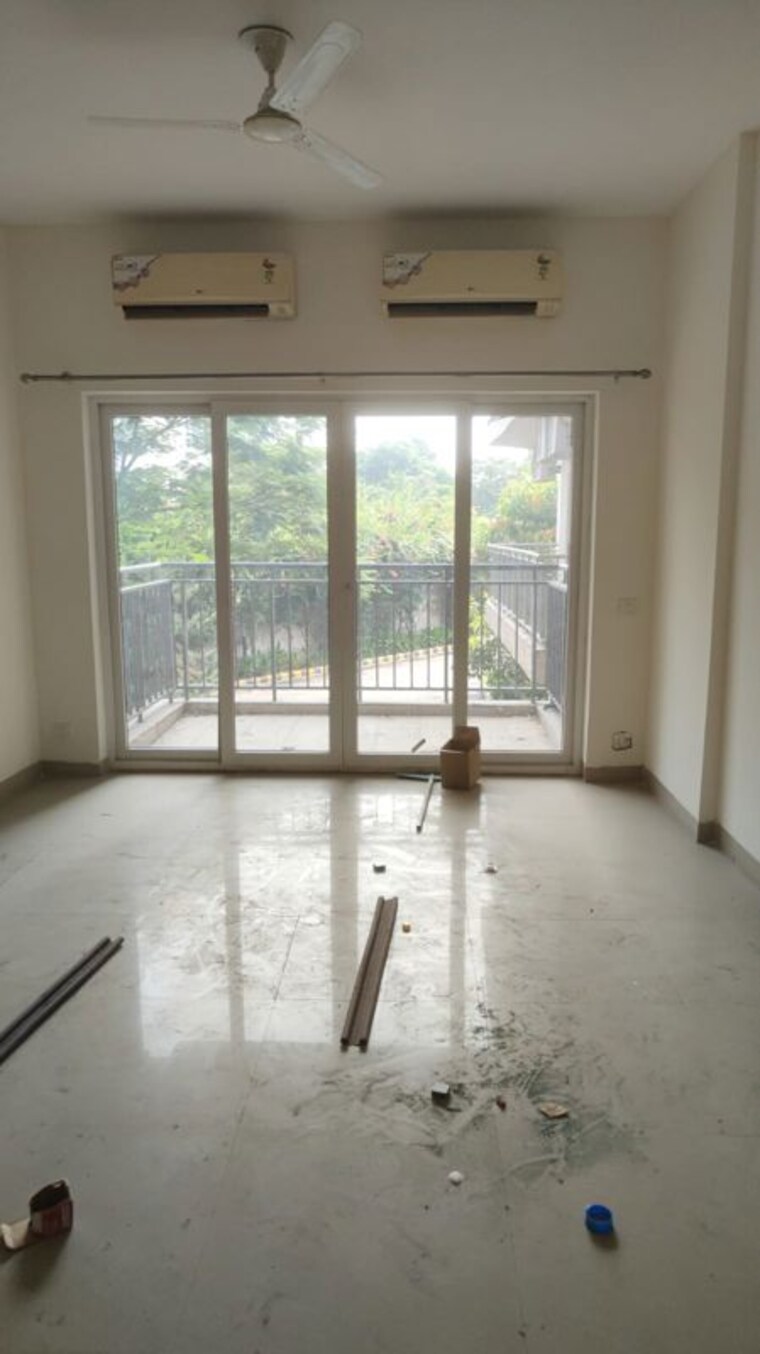 Room, unitech-uniworld-gardens-2 3 Bedroom 1355 Sq.Ft. Apartment In Sector 47 Gurgaon 10782146
