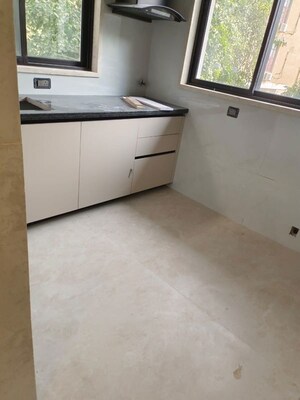 Room in 4 BHK Builder Floor at Jubilee Hill County, Jubilee Hills – for Rent