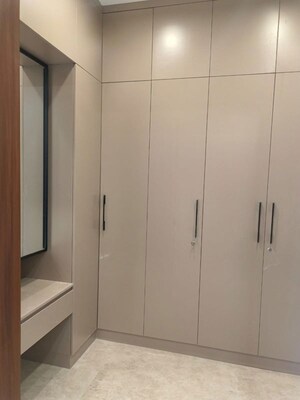 Room in 4 BHK Builder Floor at Jubilee Hill County, Jubilee Hills – for Rent
