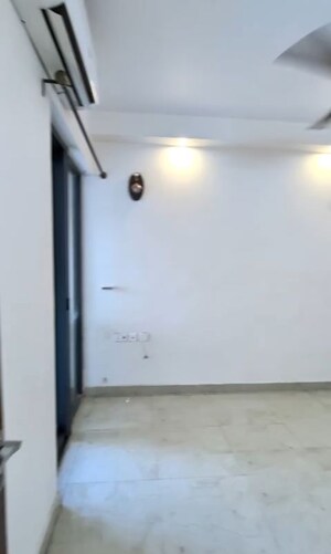 Room in 3 BHK Apartment at Metro Suites Glitz, Vasundhara Sector 2 – for Sale