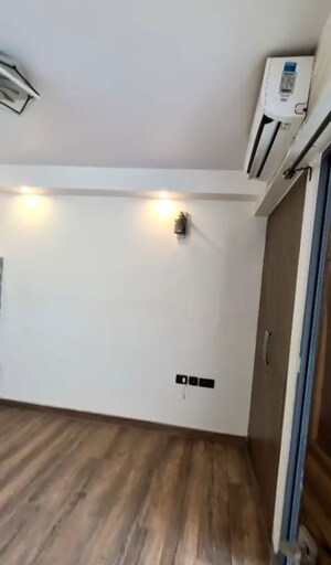 Room in 3 BHK Apartment at Metro Suites Glitz, Vasundhara Sector 2 – for Sale