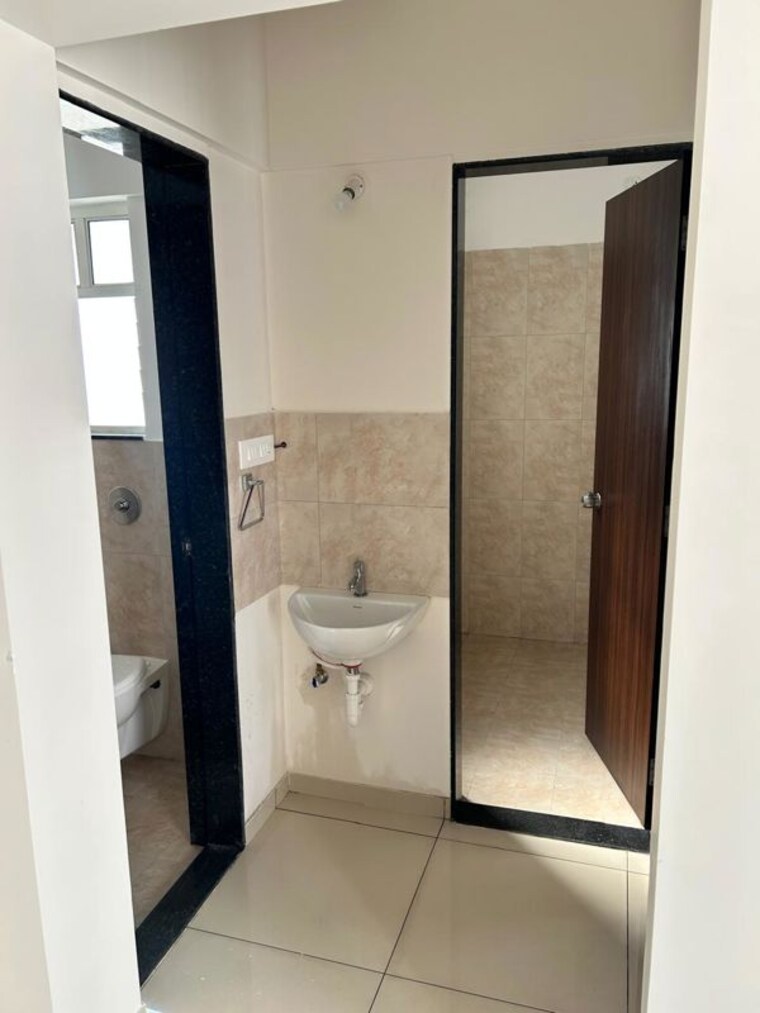 Bathroom, vj-yashone-infinitee 1 Bedroom 407 Sq.Ft. Apartment In Tathawade Pune 10782167