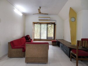Living Room in 2 BHK Apartment at Devidayal Apartments, Mulund West – for Sale