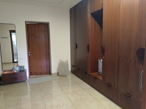 Room in 4 BHK Builder Floor at Jubilee Residency, Jubilee Hills – for Rent