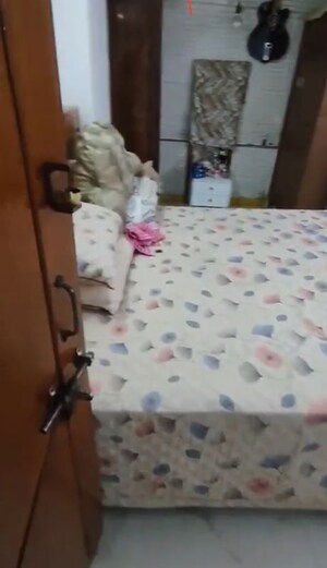Bathroom in 4 BHK Apartment at Supertech Estate, Vaishali Sector 9 – for Sale