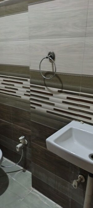 1 BHK Builder Floor For Rent in Baraula