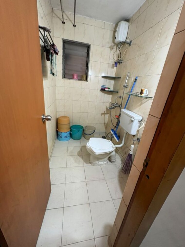 Bathroom, nexus-hyde-park-residency 2 Bedroom 700 Sq.Ft. Apartment In Manpada Thane 10679670