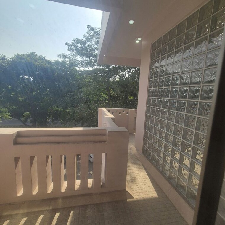 Balcony, rwa-residential-society-sector-46 3 Bedroom 2550 Sq.Ft. Builder Floor In Sector 46 Gurgaon 10782203