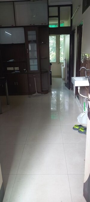 Living Room in 1.5 BHK Apartment at Ip Extension – for Rent