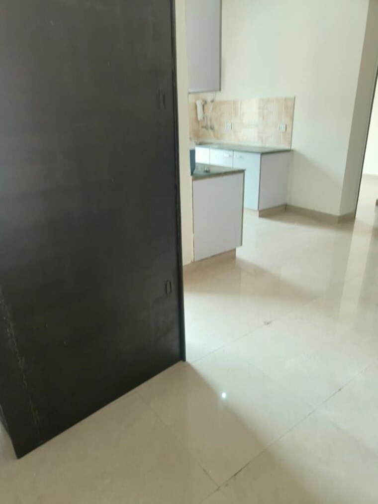 Room, aims-golf-city 2 Bedroom 950 Sq.Ft. Apartment In Sector 75 Noida 10782262