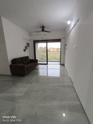 2 BHK Apartment For Rent in Oxy Beaumonde, Viman Nagar