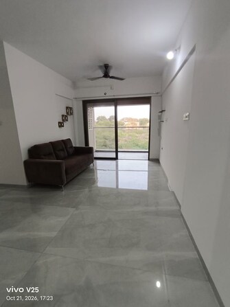 2 BHK Apartment For Rent in Oxy Beaumonde in Viman Nagar, Pune