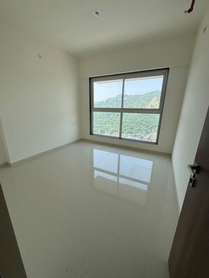 Room in 3 BHK Apartment at Runwal Sanctuary, Mulund West – for Rent