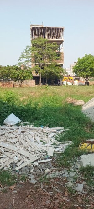 4 BHK Builder Floor – Garden View at Eros Lakewood City, Suraj Kund - for Sale
