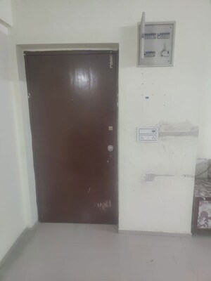 Room in 3 BHK Apartment at Chandkheda – for Rent