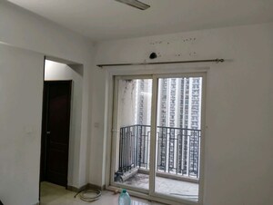 Room in 3 BHK Apartment at ATS Dolce Phase 2, Zeta I Greater Noida – for Sale
