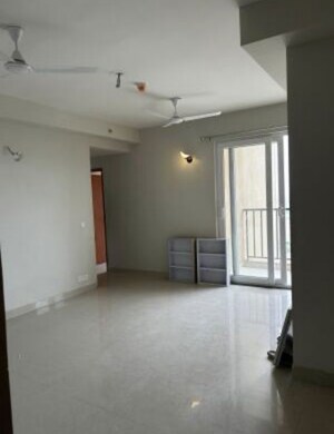 Room in 3 BHK Apartment at Tata Eureka Park, Sector 150 – for Rent