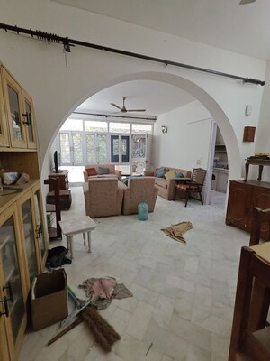 Team Area in 3 BHK Builder Floor at Sushant Lok I – for Rent