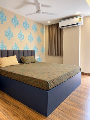Bedroom in 1 BHK Apartment at Lokhandwala Complex, Andheri West – for Rent