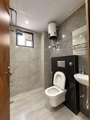 Bathroom in 1 BHK Apartment at Lokhandwala Complex, Andheri West – for Rent