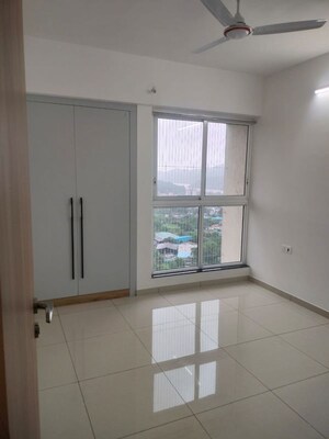 Room in 1 BHK Apartment at Vegas Plaza, Owale – for Rent